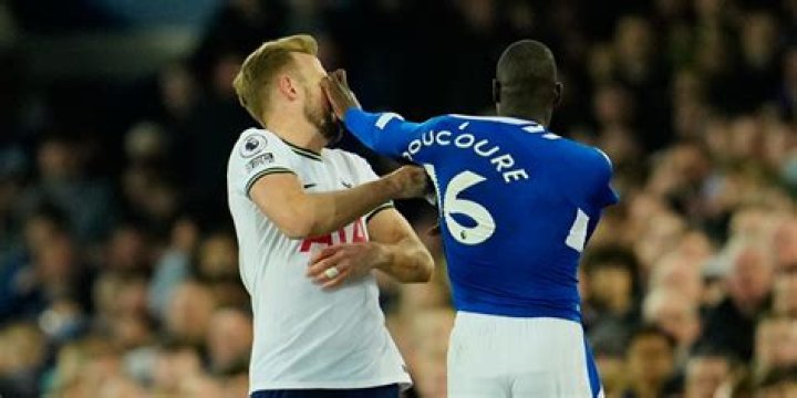 
Abdoulaye Doucoure Height, Weight, Net Worth, Age, Birthday, Wikipedia, Who, Nationality, Biography 