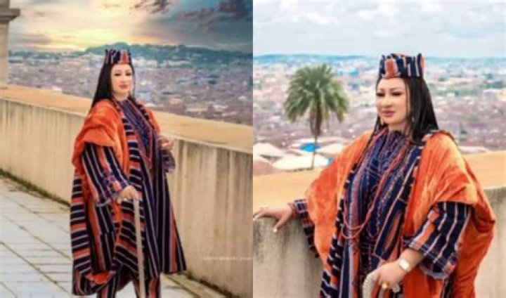 
Alaafin Of Oyo’s Daughter Marks Birthday In His Outfit 