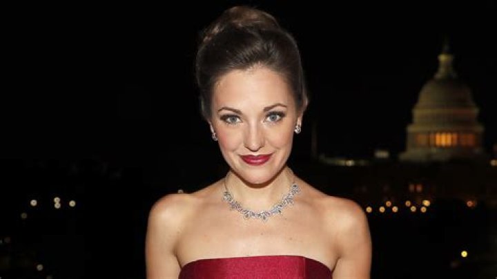 Alexis Bawden Height, Weight, Net Worth, Age, Birthday, Wikipedia, Who, Instagram, Biography