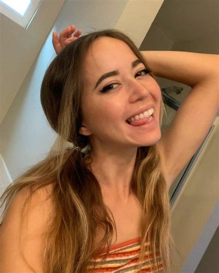 
All About Twitch Streamer – MayaHiga: Age, Height, Boyfriend 