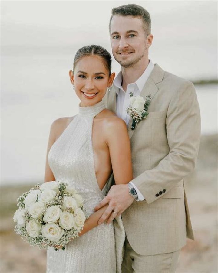 
Allie Long Announces Pregnancy With Boyfriend Casey Cordial, Announcement Photos & Relationship In Detail 