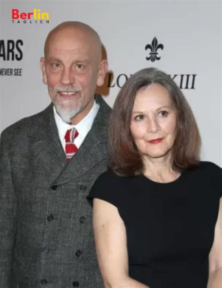 Amandine Malkovich- All About Actor John Malkovich’s Daughter