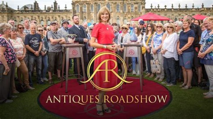 
Antiques Roadshow Presenter Eric Knowles Had A Illness At Childhood, Has He Done With His Teeth? All Details 