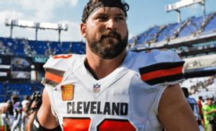 Are Joe Thomas And Zach Thomas Related? Family And Net Worth Difference
