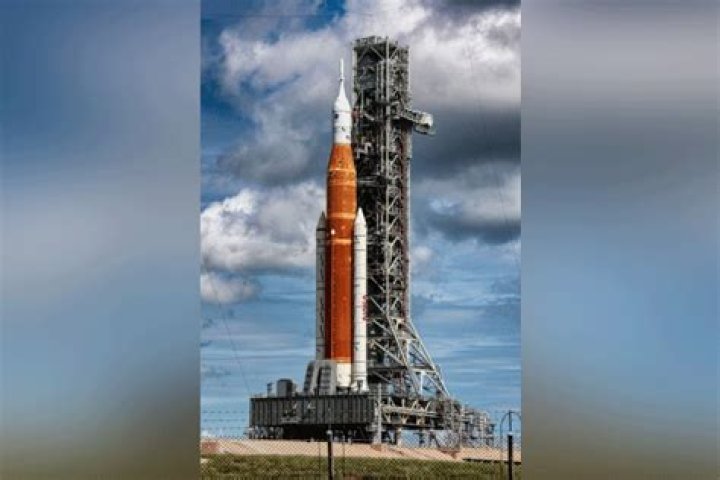 
Artemis I Moon mission: NASA troubleshoots hydrogen leak issue 