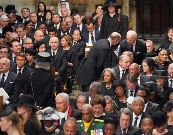 
Australian Doctor Talks Queen Elizabeth II’s Legacy And ‘Honor’ Of Being Invited To Her Funeral 