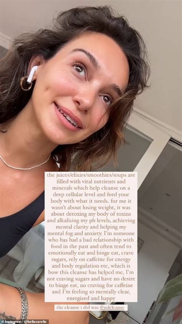 
Bella Varelis Height, Weight, Net Worth, Age, Birthday, Wikipedia, Who, Instagram, Biography 