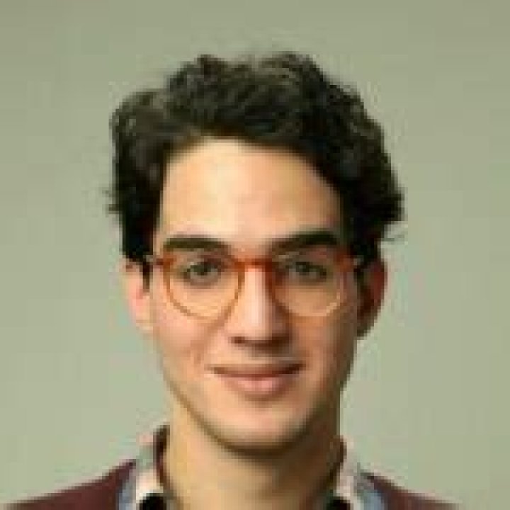 
Benny Safdie Wiki: What Role Did He Play In “Oppenheimer”? 