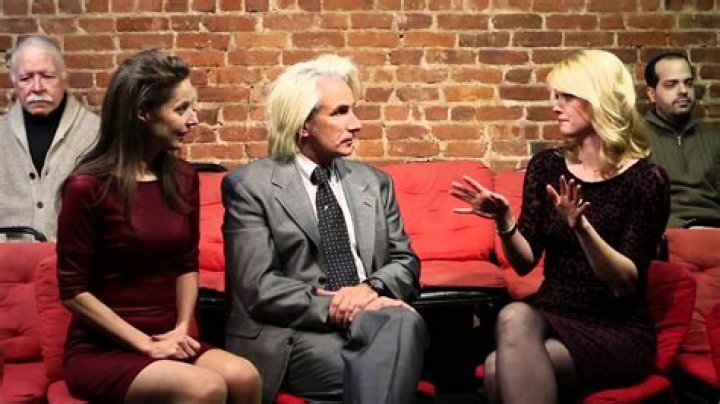 
“Blue Bloods” actress Abigail Hawk’s Wiki: Age, Husband, Family, Married, Measurements, Children, Net Worth 