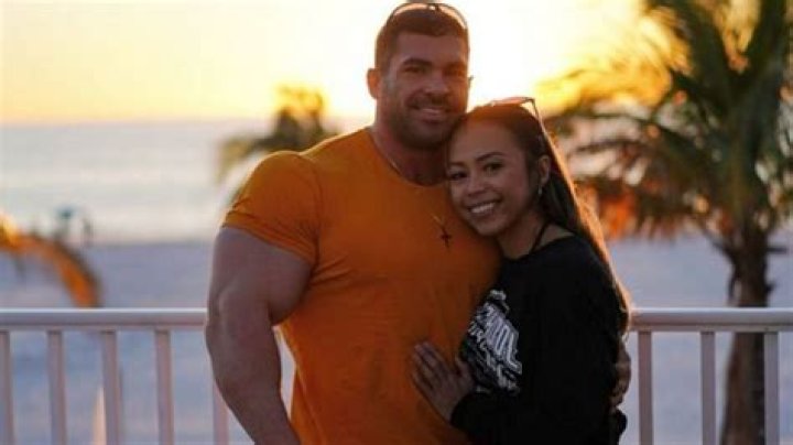 Bodybuilder Derek Lunsford Wife Jhelsin Mabaga Is A Fitness Trainer