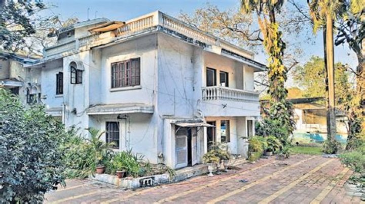 
Bombay HC orders razing illegal portions of Narayan Rane’s bungalow in two weeks 