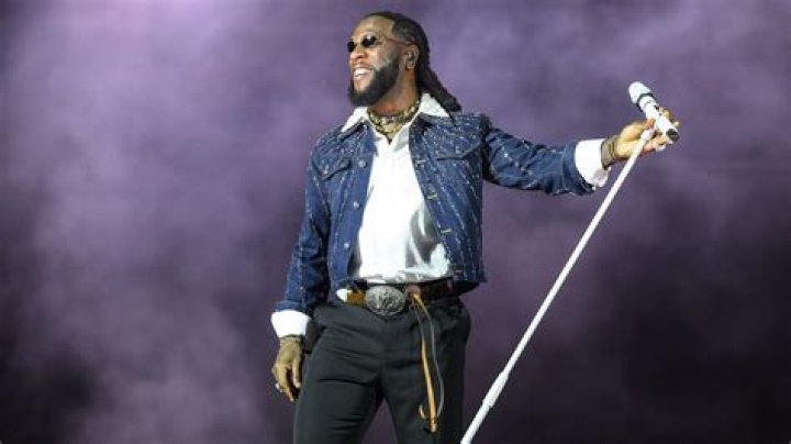 
Burna Boy Paris Fans Go Wild As His Mum Addresses Them In Fluent French (Video) 