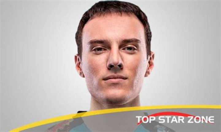 
C9 Perkz Height, Weight, Net Worth, Age, Birthday, Wikipedia, Who, Nationality, Biography 