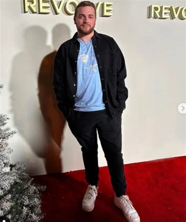 
Cade Ellis Height, Weight, Net Worth, Age, Birthday, Wikipedia, Who, Instagram, Biography 