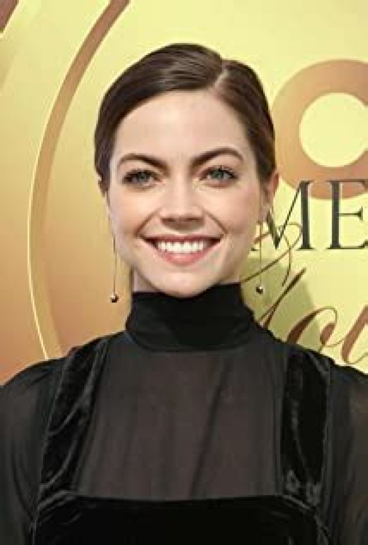 Caitlin Carver Height, Weight, Net Worth, Age, Birthday, Wikipedia, Who, Nationality, Biography
