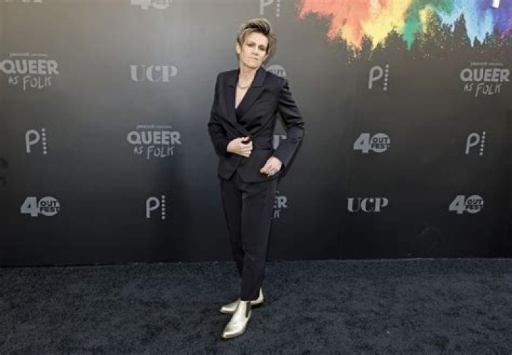 
Cameron Esposito Height, Weight, Net Worth, Age, Birthday, Wikipedia, Who, Nationality, Biography 
