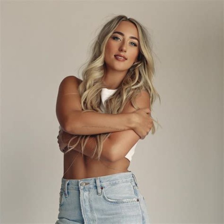 
Carol Cooke Height, Weight, Net Worth, Age, Birthday, Wikipedia, Who, Nationality, Biography 