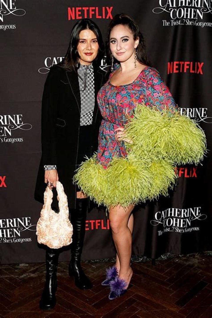 
Catherine Cohen Height, Weight, Net Worth, Age, Birthday, Wikipedia, Who, Nationality, Biography 