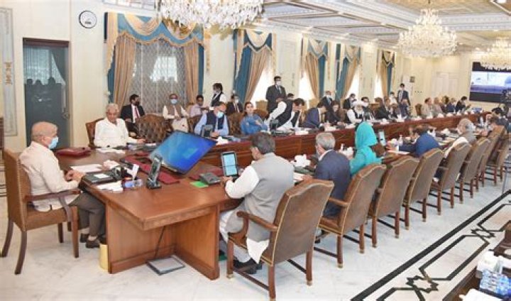 
Cell phones barred in Pakistan cabinet meetings 