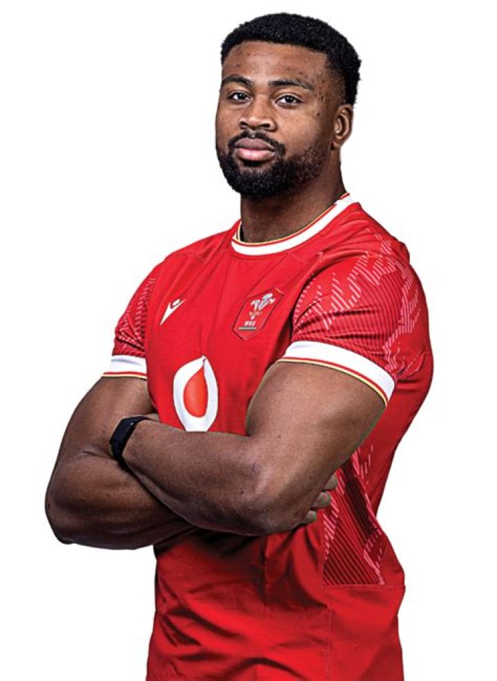 
Christ Tshiunza Height, Weight, Net Worth, Age, Birthday, Wikipedia, Who, Nationality, Biography 