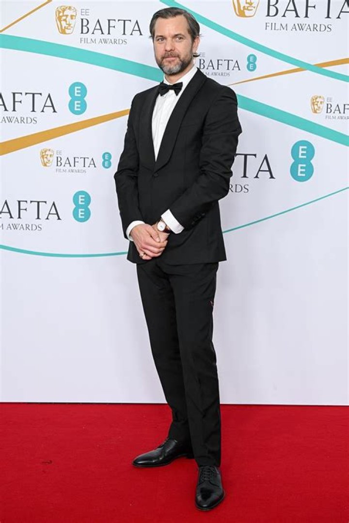 
Colin Jackson Height, Weight, Net Worth, Age, Birthday, Wikipedia, Who, Nationality, Biography 