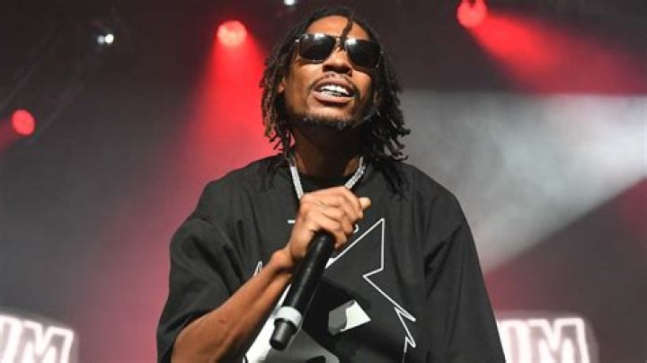 
D-ROC of Ying Yang Twins Collapses On Stage While Performing 