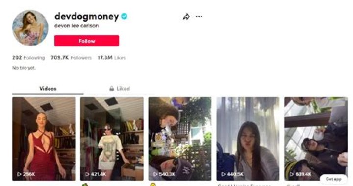 
Devon Lee Carlson’s TikTok Bio Fueled The Break Up Rumors 
