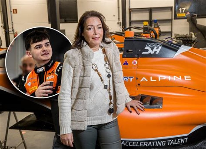 
Dilano van ‘t Hoff Height, Weight, Net Worth, Age, Birthday, Wikipedia, Who, Instagram, Biography 