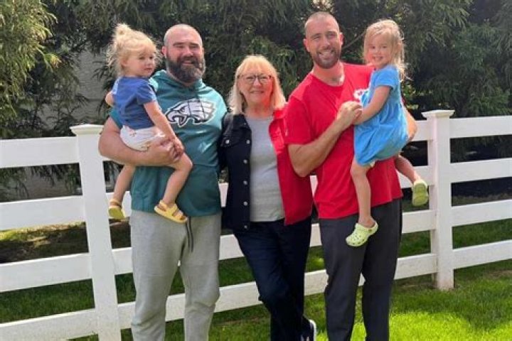 
Discover Yung Gravy’s Parents, Peter & Cindy Hauri: Does He Have Siblings? 