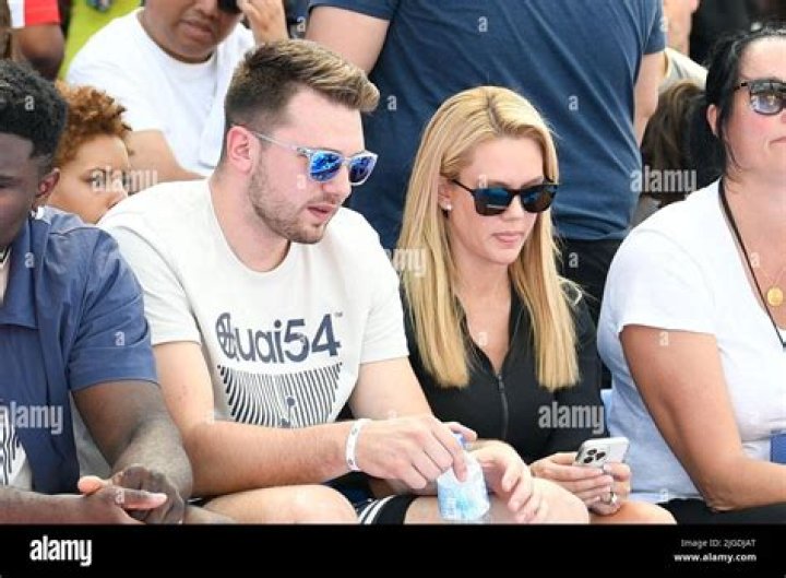 
Does Luka Doncic Have a Wife or Girlfriend and Who Is She? 