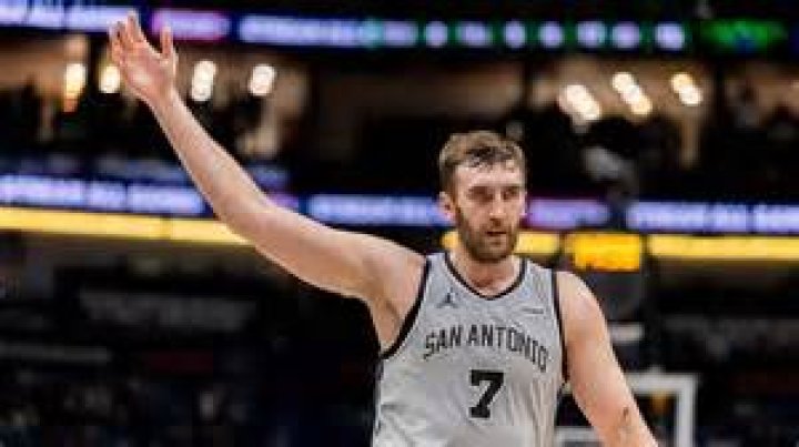 
Does Luke Kornet Have A Wife? Explore His Married Life 