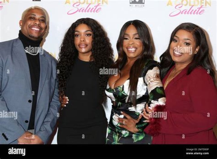 
Don Nash, Niecy Nash’s Ex-Husband, And Children – Dia, Donielle, Dominic 