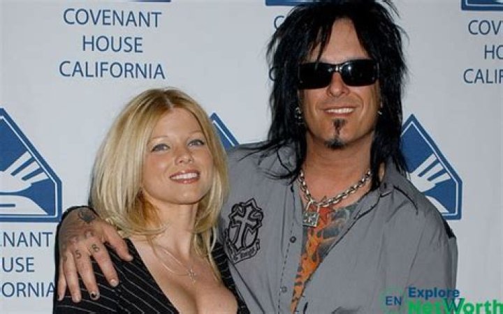 
Donna D’Errico Height, Weight, Net Worth, Age, Birthday, Wikipedia, Who, Nationality, Biography 