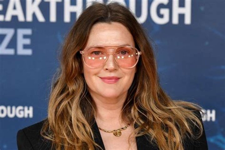 
Drew Barrymore Says She’s Dating Again After ‘So Many Years’: ‘I’m Too Good at Being Alone’ 