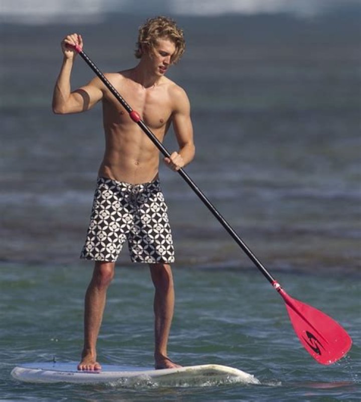 
Eddie Butler Height, Weight, Net Worth, Age, Birthday, Wikipedia, Who, Nationality, Biography 