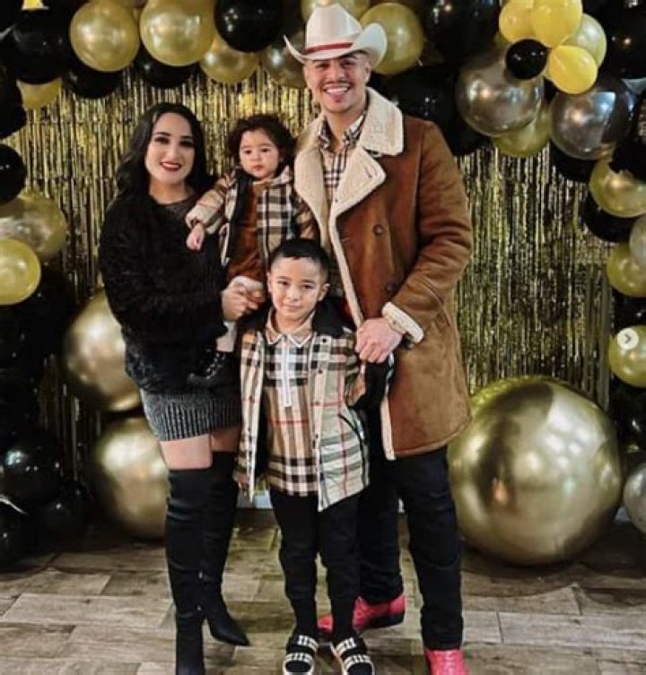 
Eduin Cazares is Married to Wife: Daisy Anahy. Kids. 