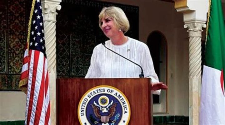 
Elizabeth Moore Aubin Height, Weight, Net Worth, Age, Birthday, Wikipedia, Who, Nationality, Biography 