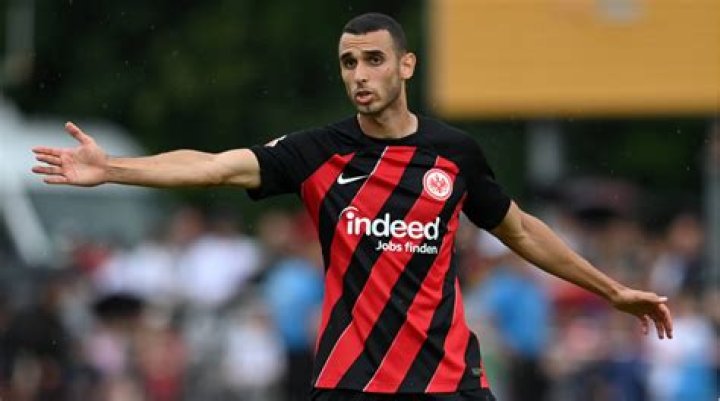 
Ellyes Skhiri Height, Weight, Net Worth, Age, Birthday, Wikipedia, Who, Instagram, Biography 