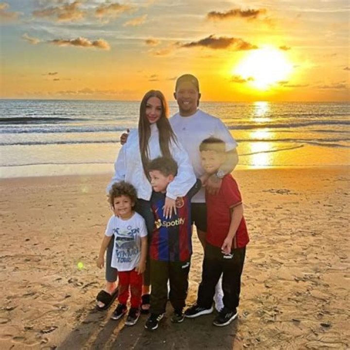 
Elton Jantjies And His Model-Artist Iva Ristic Have Three Adorable Children 