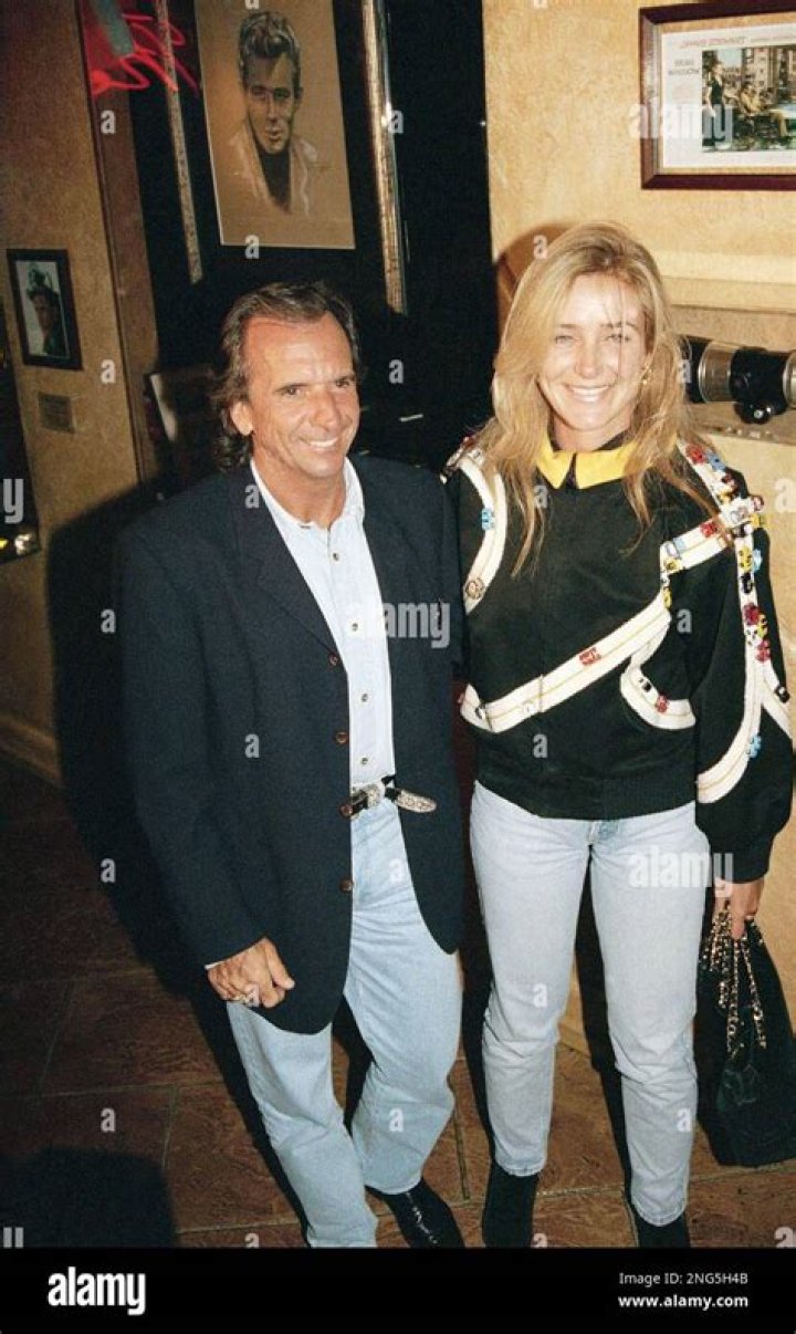 
Emerson Fittipaldi Wife Teresa Fittipaldi Is An Artist And Dating Fernando Silva Telles With No Marriage In Mind 