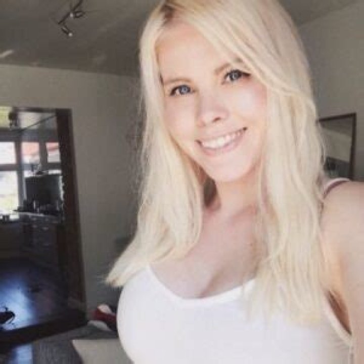 
Emma Bliss – Swebliss Height, Weight, Net Worth, Age, Birthday, Wikipedia, Who, Instagram, Biography 