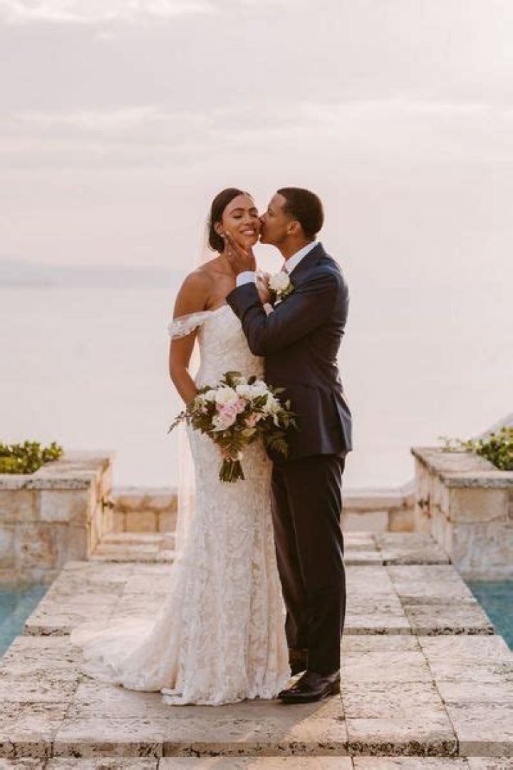 Errol Barnett is Married to Wife: Ariana Tolbert. Kids