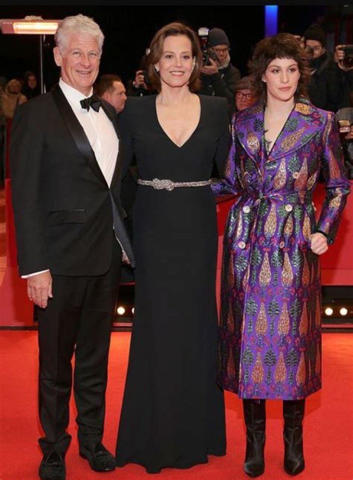 Eryn Weaver Height, Weight, Net Worth, Age, Birthday, Wikipedia, Who, Nationality, Biography