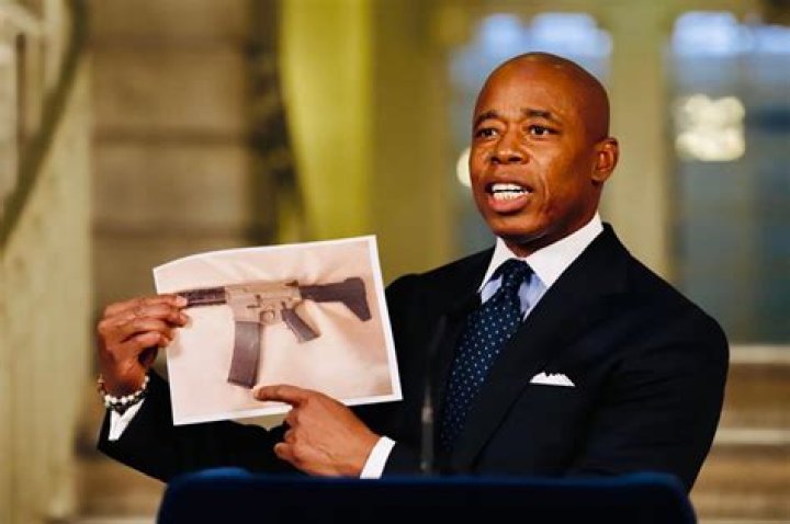 
Florida alleged armed robber claims ‘I’m from Chicago, bro,’ leaves when clerk displays gun 