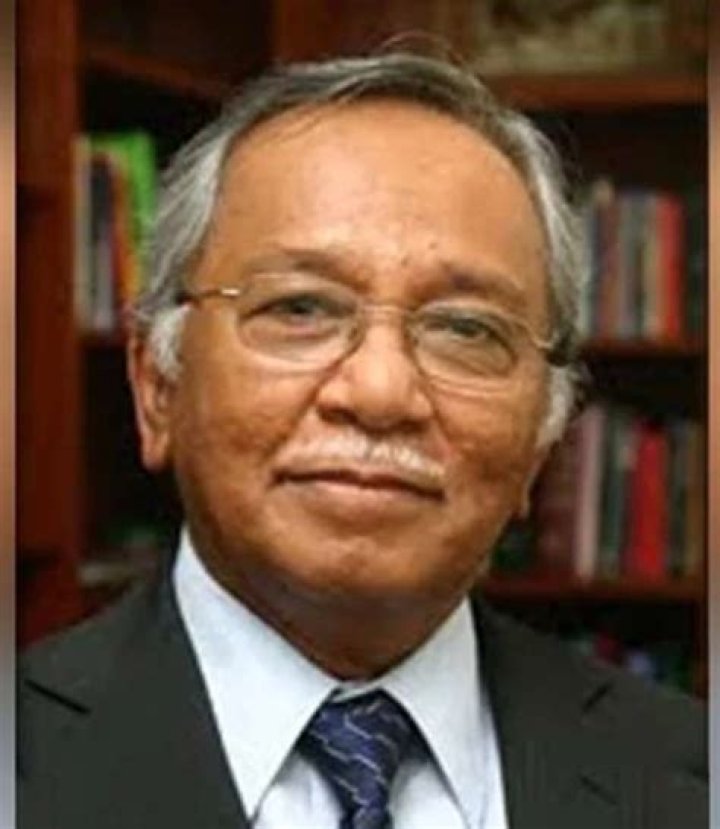 
Former Melaka Chief Minister, Mohd Adib Mohamad Adam, Dies at 81 