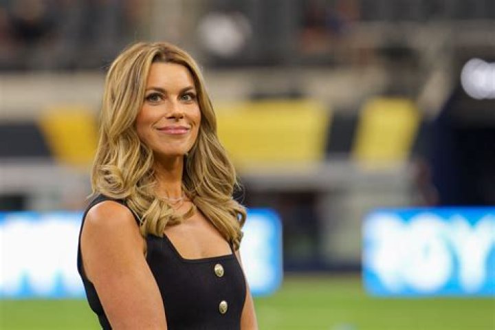 
Fox Sports Commentator Jenny Taft Dated Husband Matt Gilroy For Five Years Before Marrying Him In 2015 