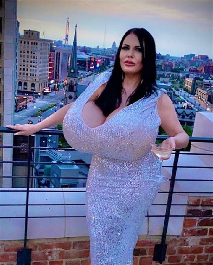 Foxy Menagerie Height, Weight, Net Worth, Age, Birthday, Wikipedia, Who, Nationality, Biography