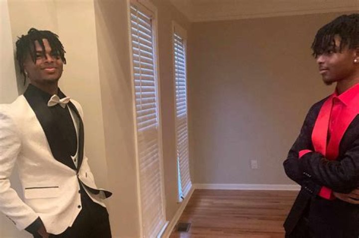 
Frank Bruni Eye Disease -What Actually Happened To Him? 