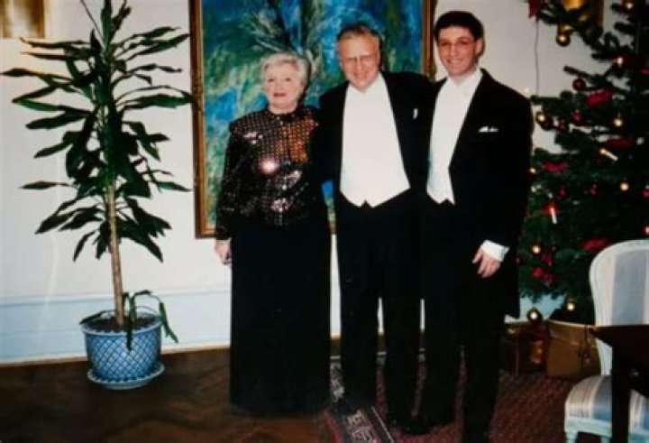 George Akerlof Height, Weight, Net Worth, Age, Birthday, Wikipedia, Who, Instagram, Biography