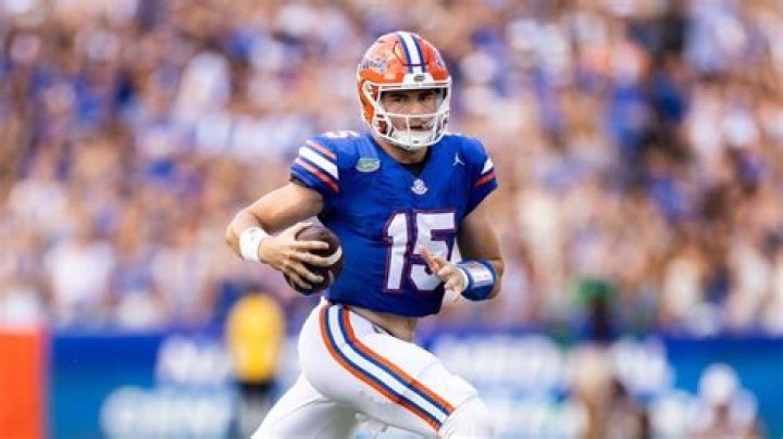 Graham Mertz Height, Weight, Net Worth, Age, Birthday, Wikipedia, Who, Nationality, Biography